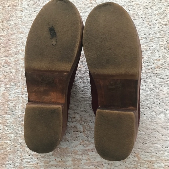 Ecoté Burgundy Calf Hair Wooden Sandals - Picture 4 of 8